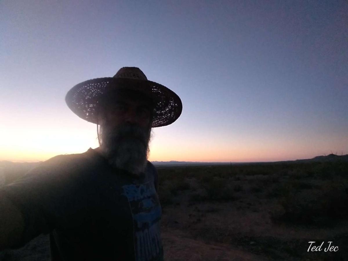 Camping At Desert Gardens Oasis In Lobo, Tx Van Horn Dış mekan fotoğraf